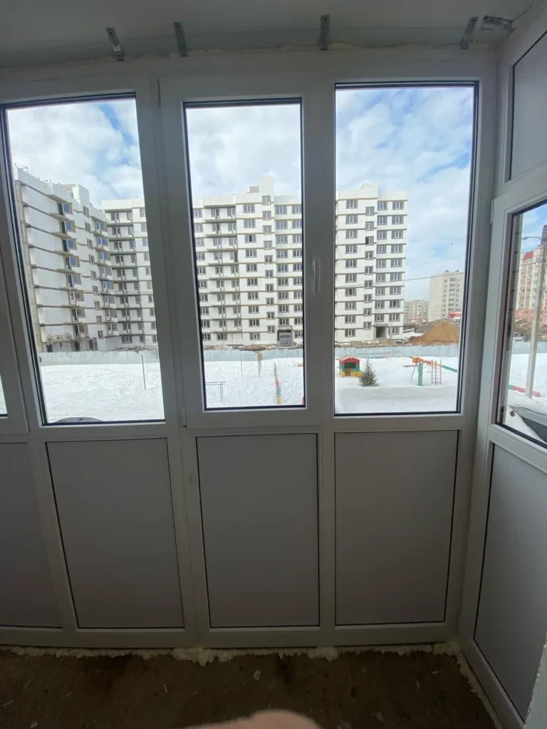 Остекление балкона в новостройке