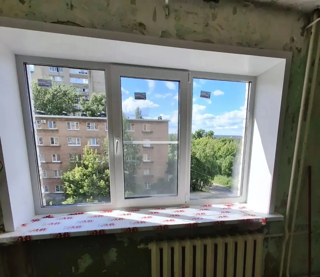 Остекление балкона в кирпичном доме